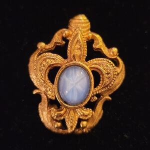 Vintage Fleur De Lis Faux Star Sapphire Brooch